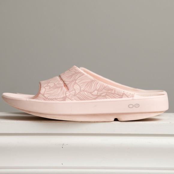 OOFOS OOahh Lux Recovery Slides Pink Leaf Floral Sz 9 Orthopedic Ergonomic Yoga - Picture 3 of 5